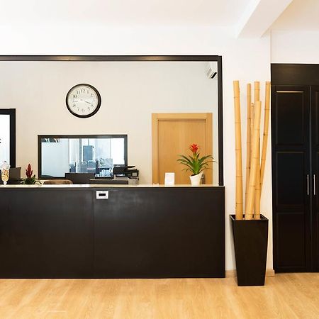 Hotel Cim Valles Санта Перпетуа де Могуда Екстериор снимка