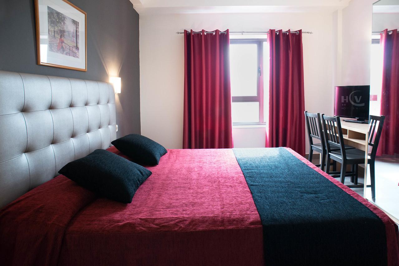 Hotel Cim Valles Санта Перпетуа де Могуда Екстериор снимка